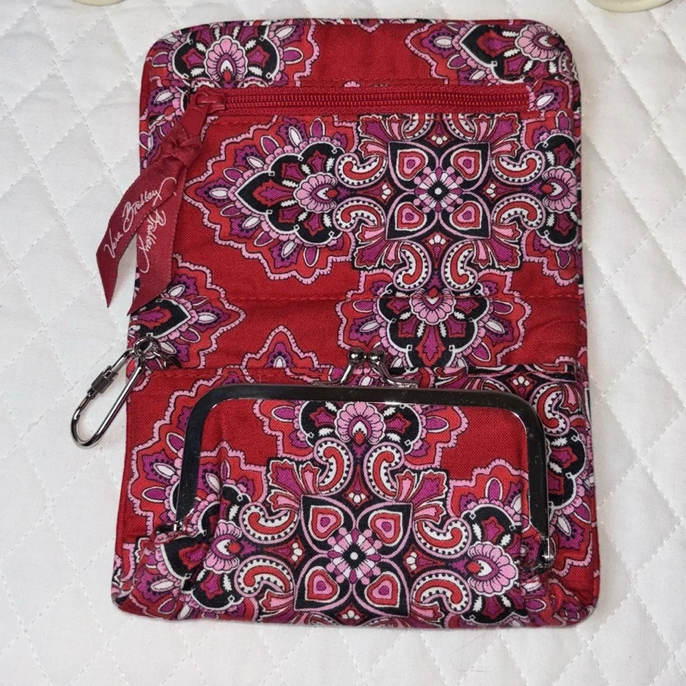 VERA BRADLEY Compact Taxi
Wallet Frankly Scarlet Kisslock and Eyeglass Case - Picture 3 of 10
